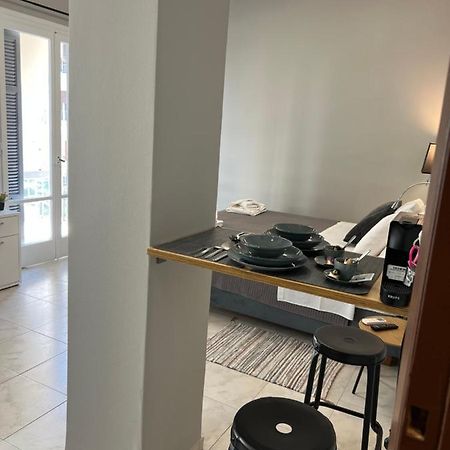 Апартаменты Living Near Acropolis By Sylvia Staikou At Nikis Str Афины Экстерьер фото